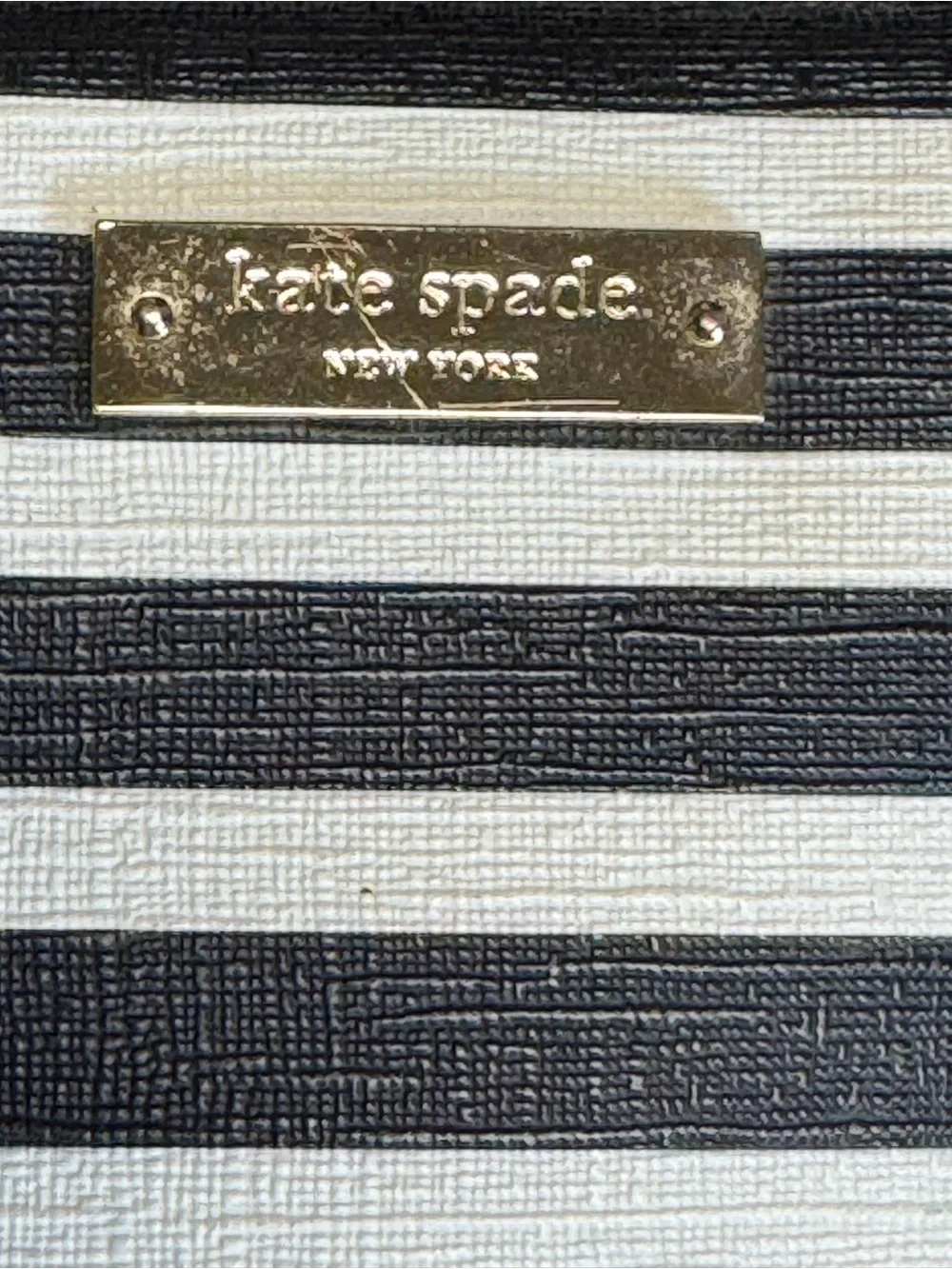 EUC KATE SPADE New York BW Striped Padded Zippered Laptop/Tablet/Notebook Cover
